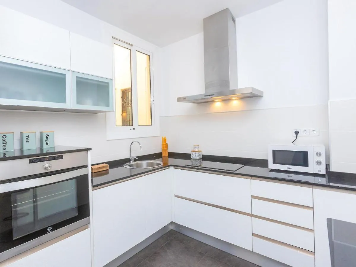 Apartment Eix-Dret-Roger De Lluria-Valencia By Interhome location